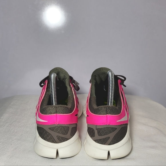 Nike Womens Size 8 Free Run Sneakers. - Picture 5 of 9
